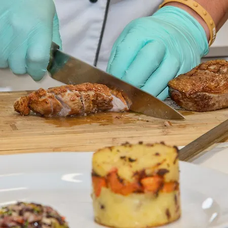 Vela Проживание в семье *